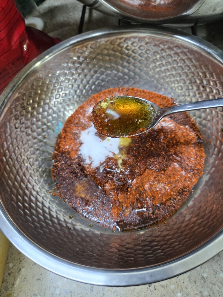 봄동 겉절이 레시피 감칠맛을 위한 액젓 넣는 장면