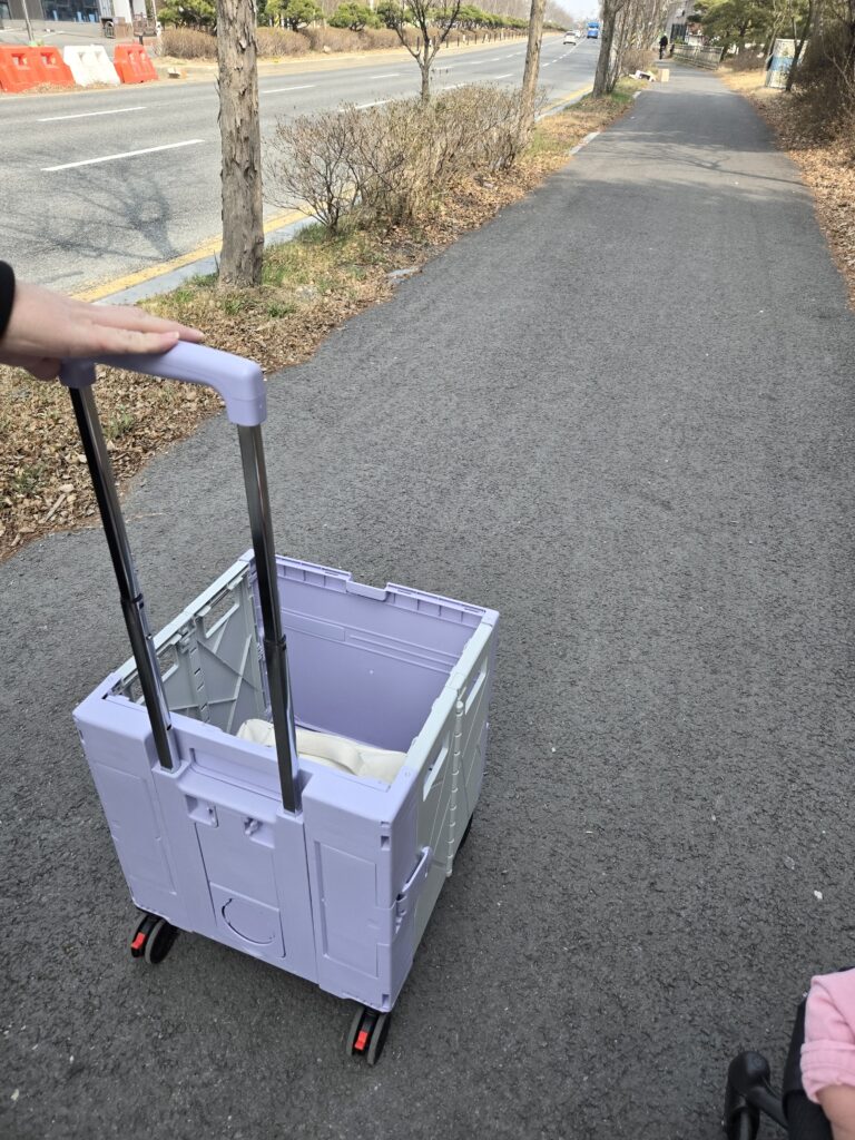 랄라 접이식카트 실제 사용 장면