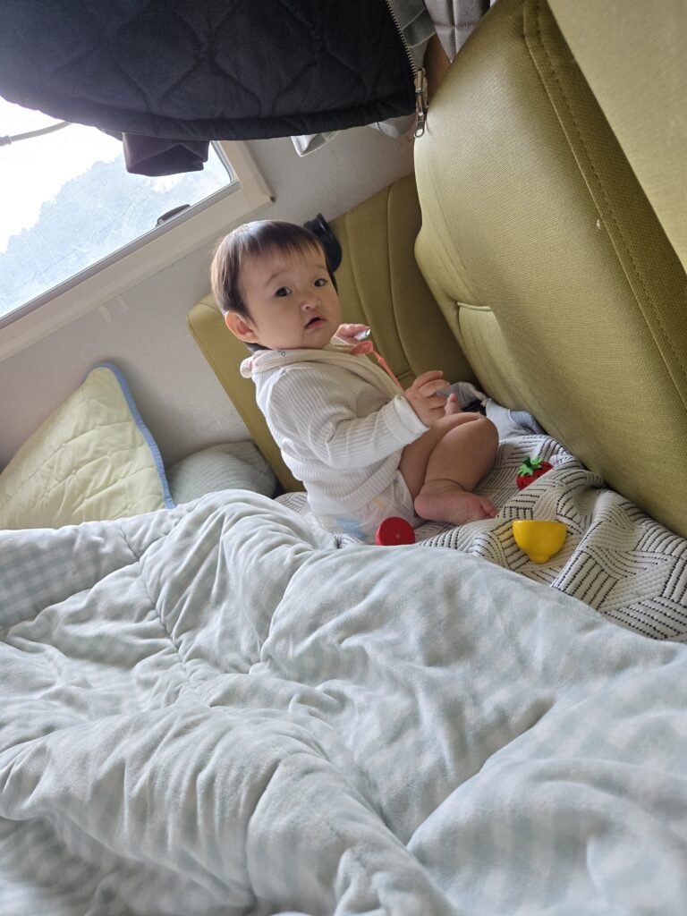 W자세로 앉은 아기의 자세 특징