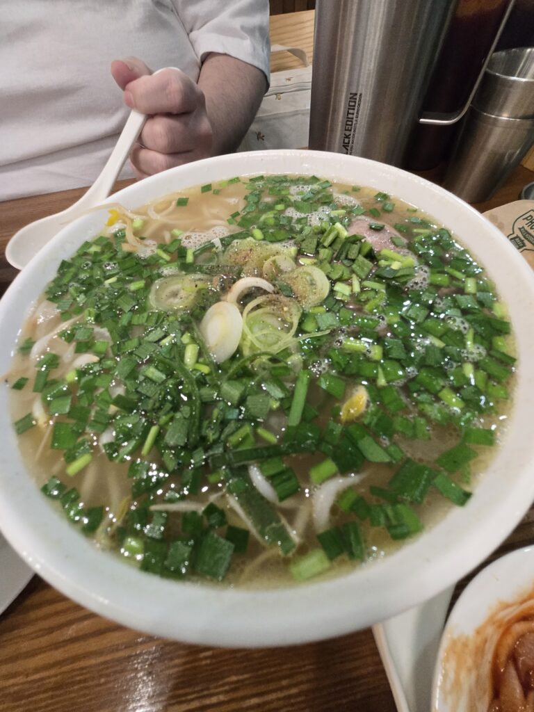 포레스트오늘숲 대전도룡 엑스포 DCC점 소고기칼국수 진한 국물